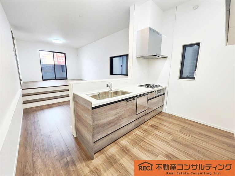 神戸市灘区上野通3丁目　新築戸建　B号地の居間・リビング|カウンターキッチン