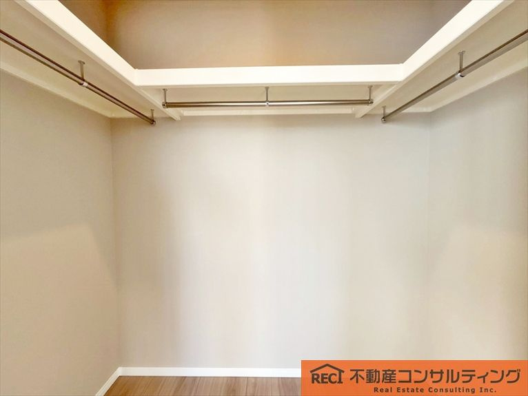 西宮市今津久寿川町　新築戸建の収納