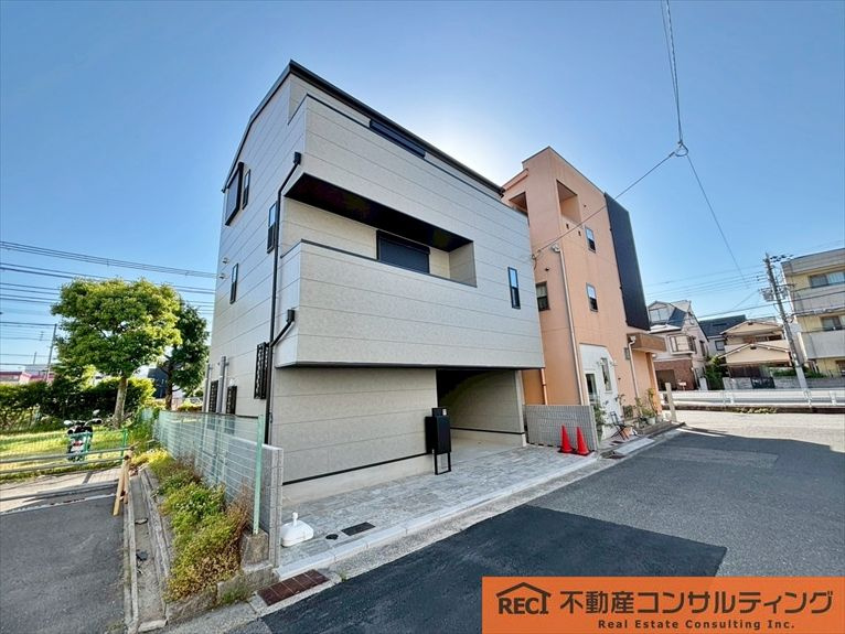 西宮市今津久寿川町　新築戸建の前面道路含む現地写真