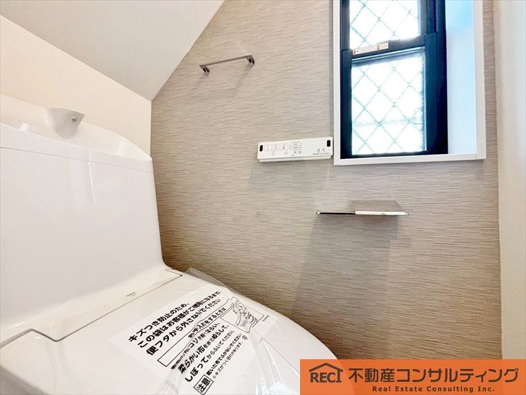 西宮市今津久寿川町　新築戸建の玄関
