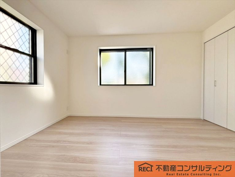 西宮市今津久寿川町　新築戸建の洋室