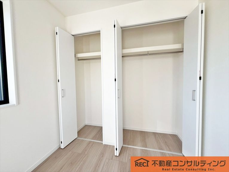 西宮市今津久寿川町　新築戸建の収納