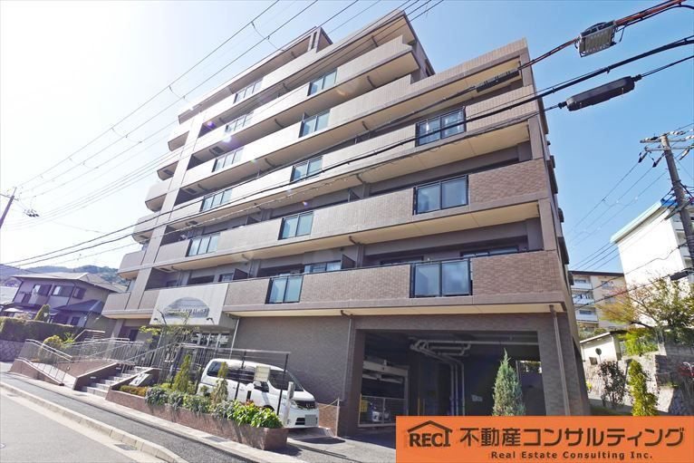ヴェルビュ六甲山手の外観|階下への物音を気にせず暮らせる1階部分！
