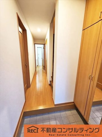 神戸市灘区上野通2丁目　中古戸建の玄関