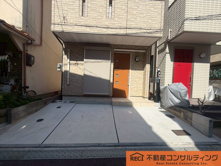 神戸市灘区上野通2丁目　中古戸建の駐車場