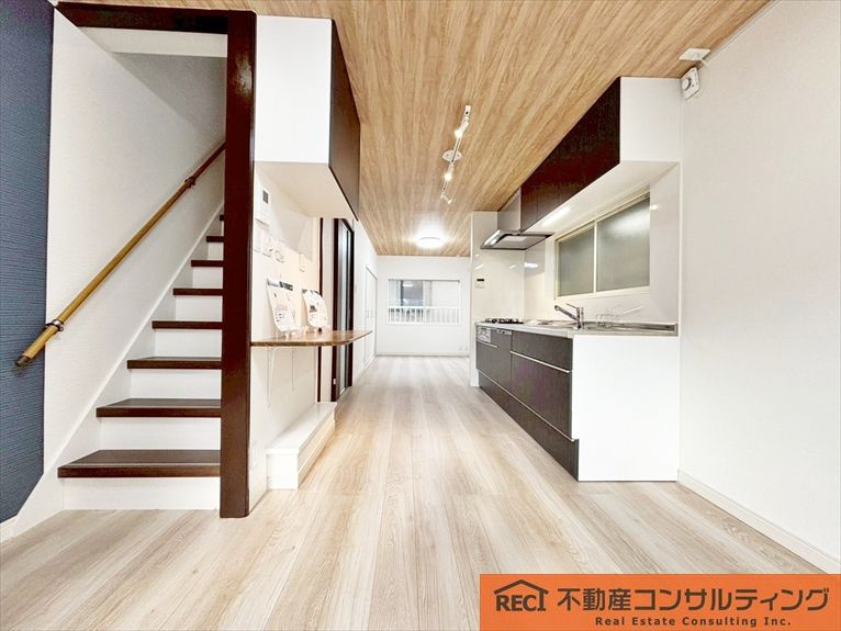 神戸市東灘区田中町4丁目　中古戸建の内装