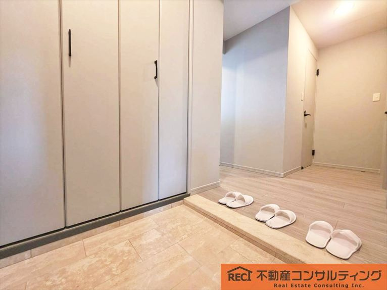 六甲グランドヒルズ参号館の玄関