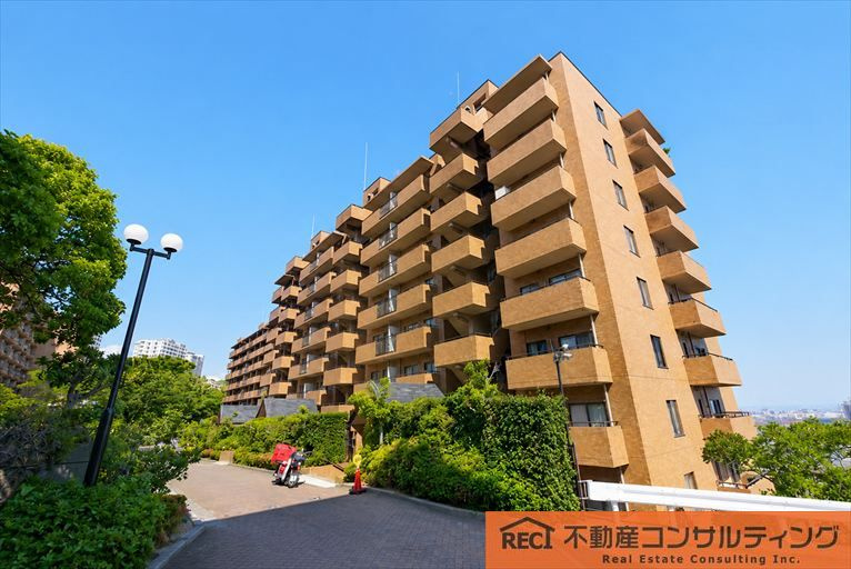 六甲グランドヒルズ参号館の外観
