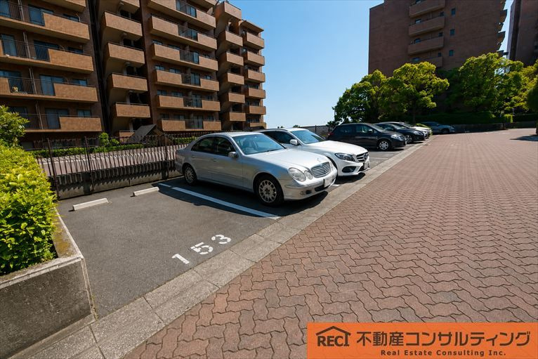 六甲グランドヒルズ参号館の駐車場