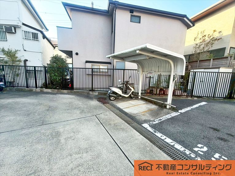 御影プライムハイツの駐車場
