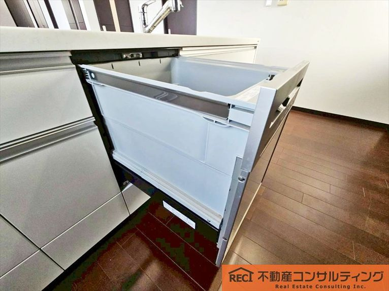西宮市苦楽園四番町　中古戸建のキッチン