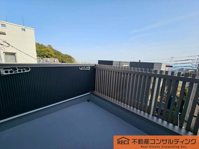 西宮市苦楽園四番町　中古戸建のバルコニー