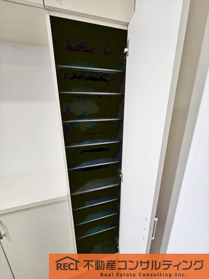 西宮市苦楽園四番町　中古戸建の収納