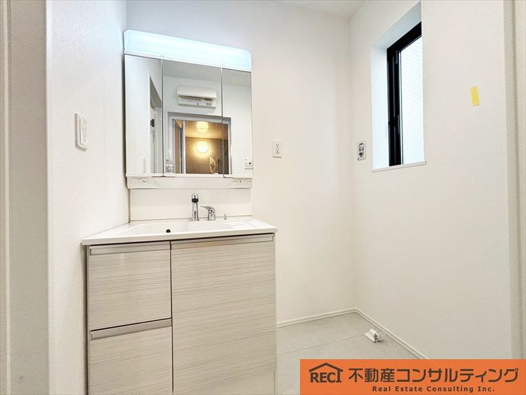 神戸市東灘区魚崎南町6丁目　新築戸建　B号地の独立洗面台