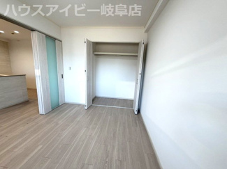 【洋室】 | セザール第二細畑4階部分！敷地内駐車場あり！浴室乾燥機・食器洗浄乾燥機付き！細畑駅まで徒歩10分！ | セザール第二細畑4階部分！敷地内駐車場あり！浴室乾燥機・食器洗浄乾燥機付き！細畑駅まで徒歩10分！
