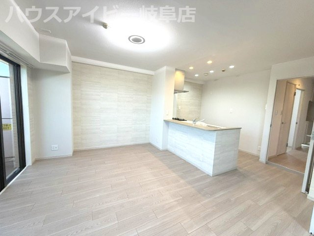 【居間・リビング】の画像
