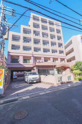 ダイナコートグランドエスタディオ　5階の外観