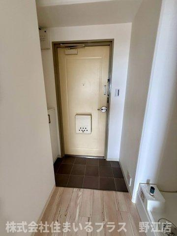 エクセレント中道の玄関