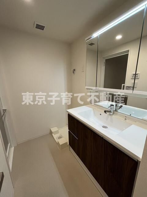フレンシア文京関口の独立洗面台