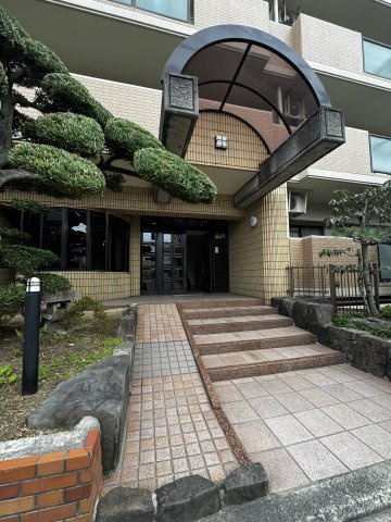サン北野田ハイツ６階の外観