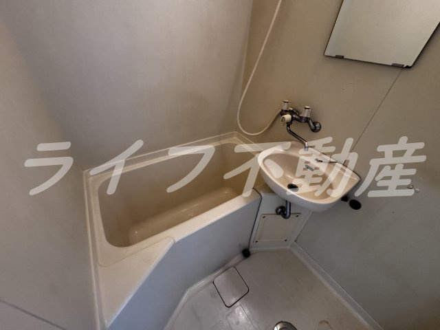 ラフォーレ新石切　 W棟の浴室|日々の疲れを癒すお風呂付です