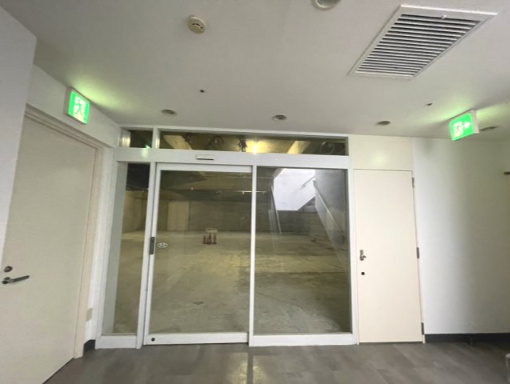 山七ビルANNEXのエントランス
