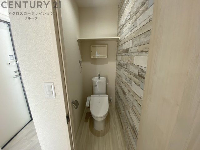 温水洗浄便座付きのトイレです♪