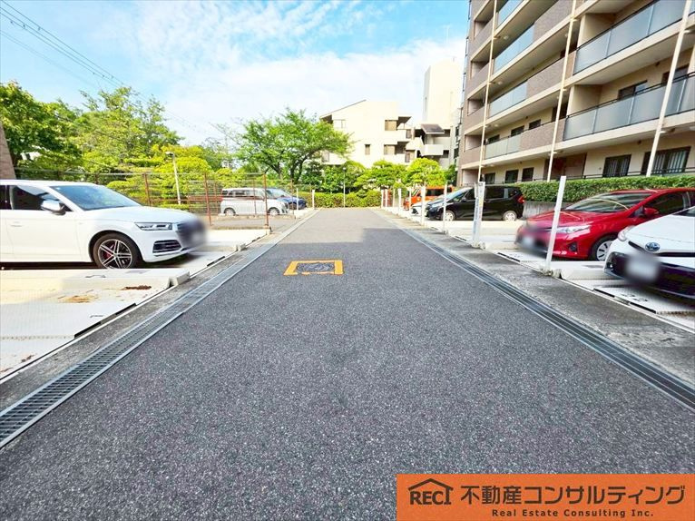 ステイツ苦楽園ガーデンヒルズの駐車場