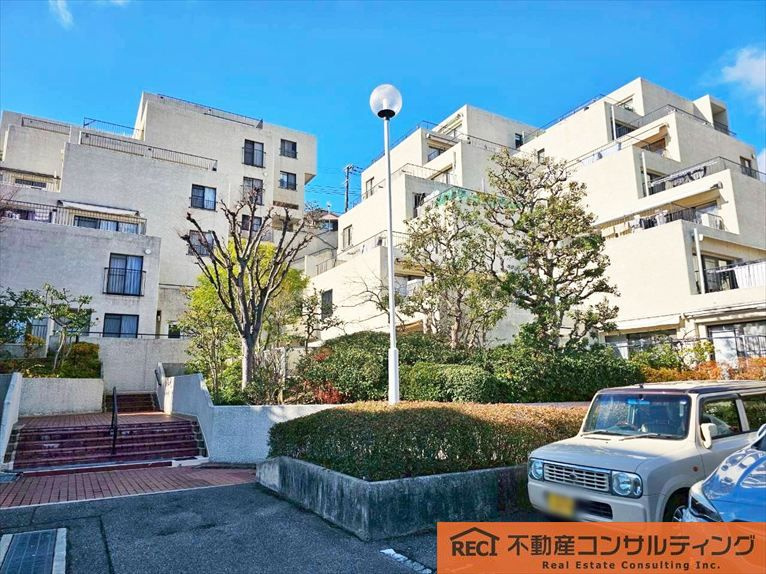 進和苦楽園アーバンライフB棟の外観