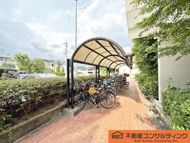 進和苦楽園アーバンライフB棟の外観