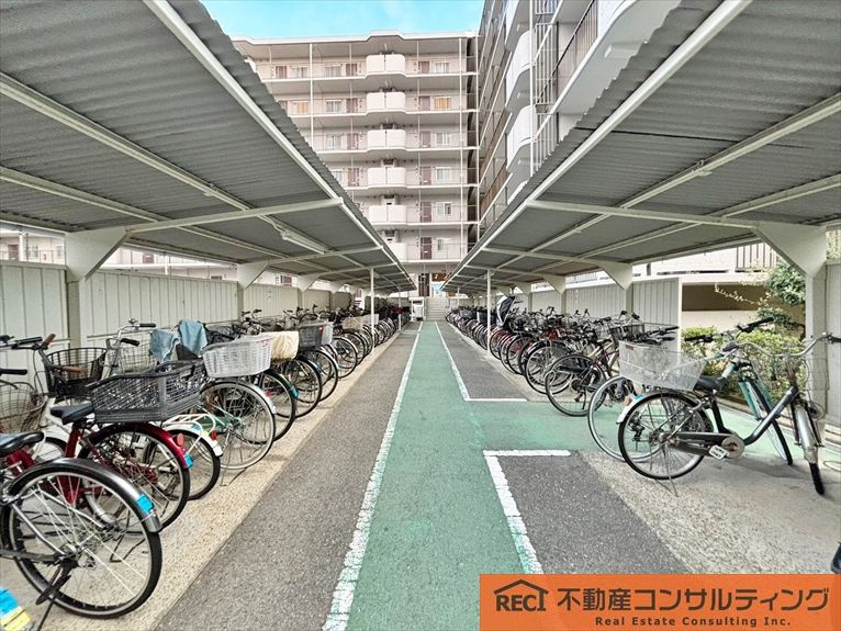 武庫川ニュースカイハイツの駐車場