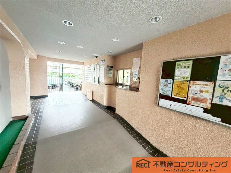 武庫川ニュースカイハイツのエントランス