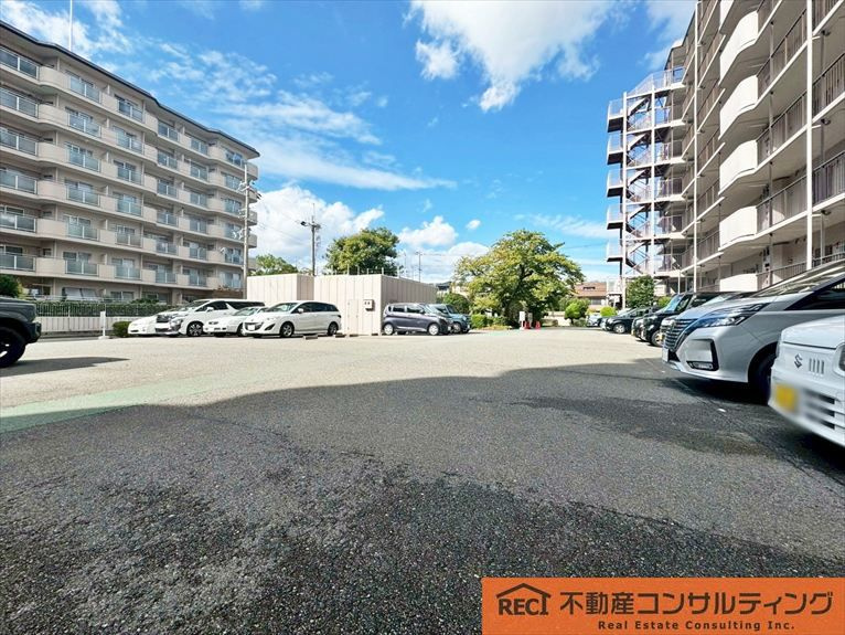 武庫川ニュースカイハイツの駐車場