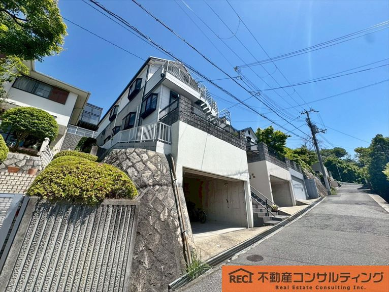 神戸市東灘区御影山手3丁目　中古戸建の前面道路含む現地写真