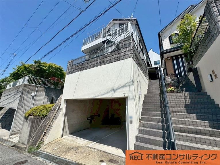 神戸市東灘区御影山手3丁目　中古戸建のエントランス