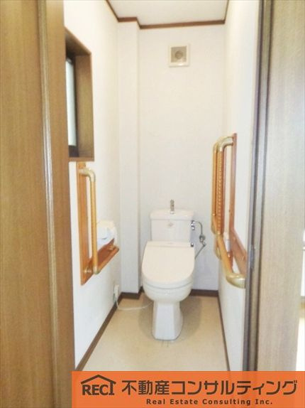 神戸市東灘区本庄町1丁目　中古戸建のトイレ