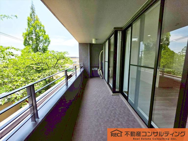藤和六甲桜ヶ丘ホームズのバルコニー