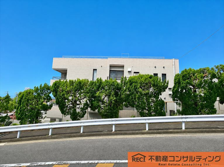 パレロワイヤル岡本の外観
