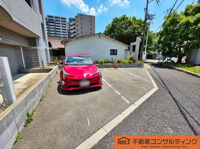 ワコーレステラ魚崎北町の駐車場