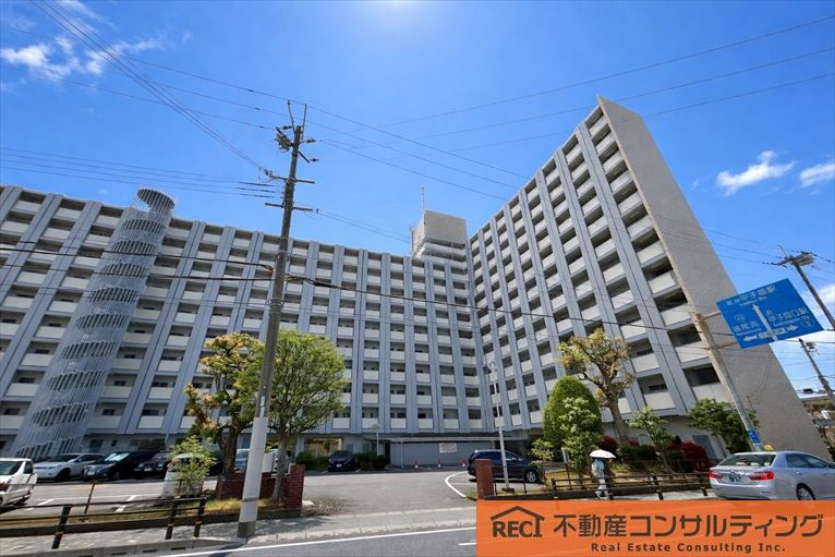 鳴尾小松住宅A棟の外観