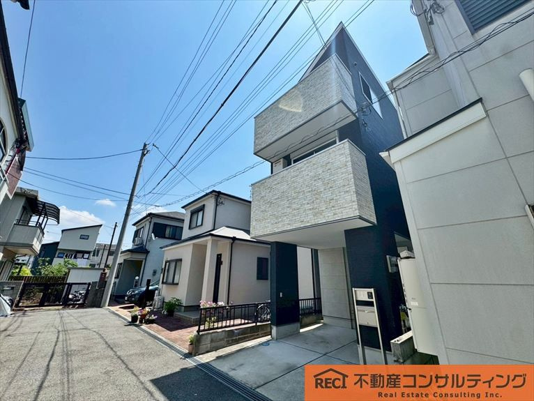 神戸市東灘区魚崎北町8丁目 中古戸建のエントランス