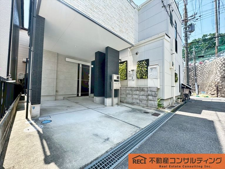 神戸市東灘区魚崎北町8丁目 中古戸建の駐車場