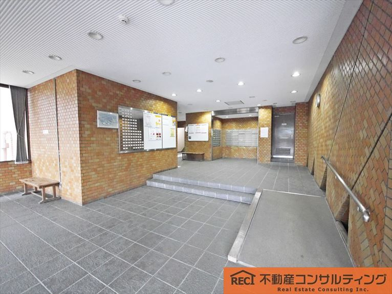 ベルヴェデールイトーピア武庫川のエントランス