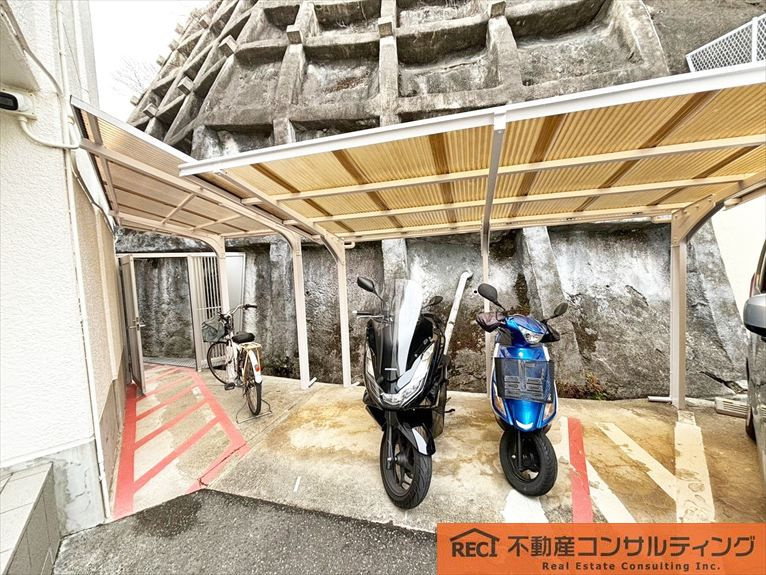 プラザ高羽の駐車場