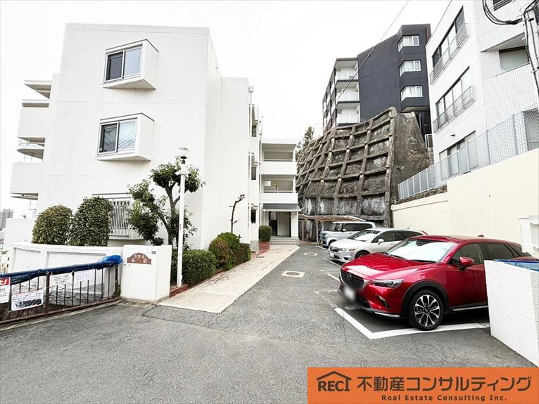 プラザ高羽の駐車場
