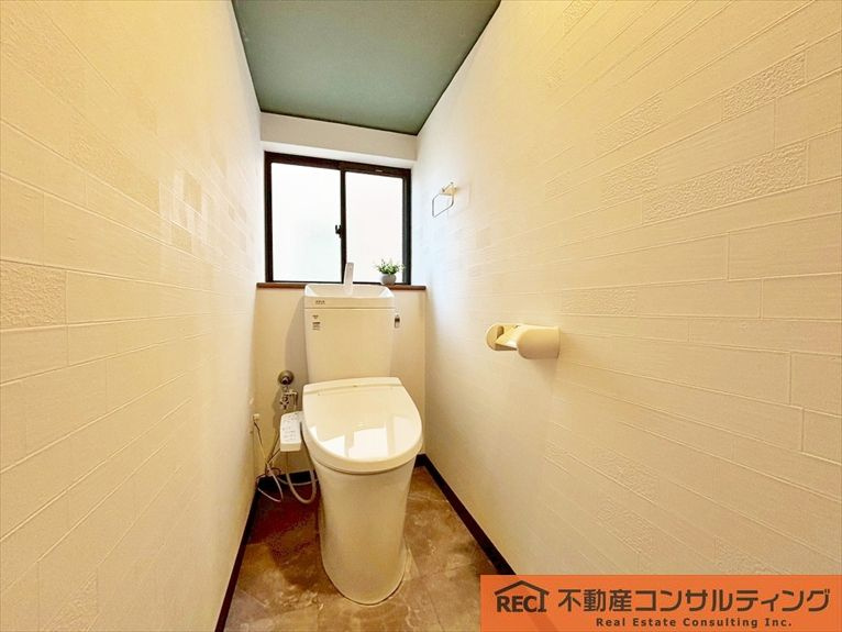 神戸市東灘区鴨子ヶ原2丁目　中古戸建のトイレ