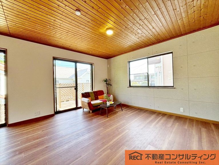神戸市東灘区鴨子ヶ原2丁目　中古戸建の居間・リビング