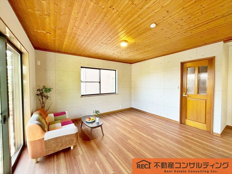 神戸市東灘区鴨子ヶ原2丁目　中古戸建の居間・リビング