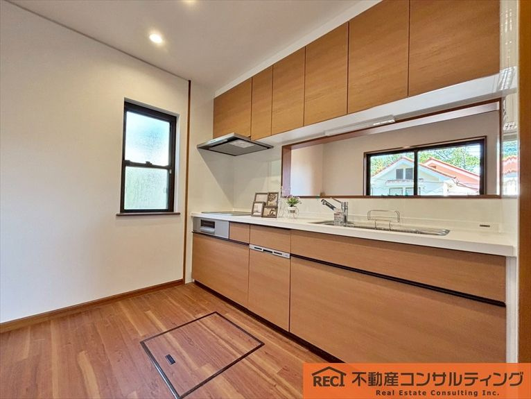 神戸市東灘区鴨子ヶ原2丁目　中古戸建のキッチン|緑豊かな閑静な住宅街