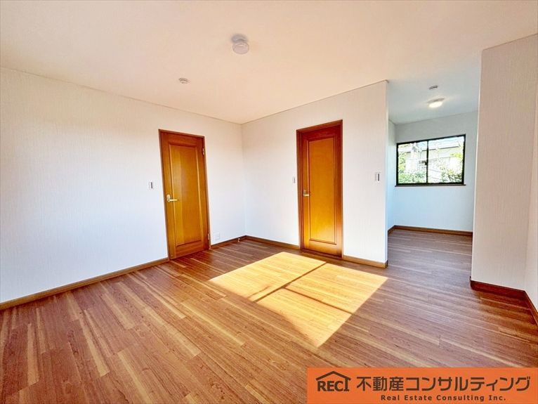 神戸市東灘区鴨子ヶ原2丁目　中古戸建の洋室